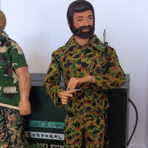 1964 Hasbro G.I. Joe Military Doll & 1992 G.I. Joe Includes Loaded Foot Locker - Picture 3 of 15